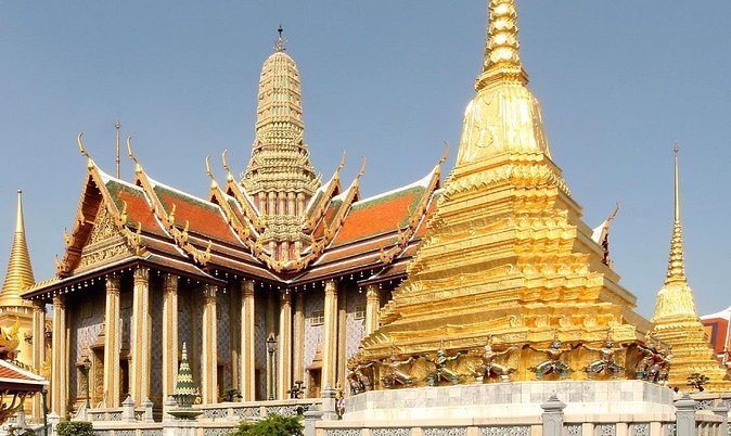 Bangkok Grand Palace Tour with Convenient Hotel Transfer - What your 90 minutes inside the palace looks like
