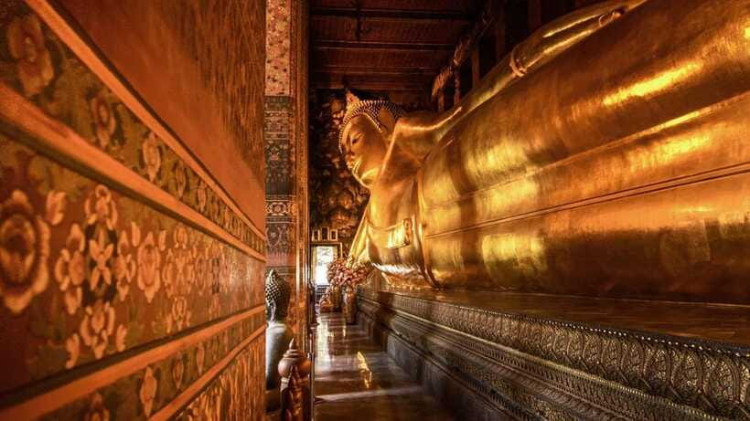 Bangkok: Grand Palace, Wat Pho, and Wat Arun Guided Tour - The guides make the difference