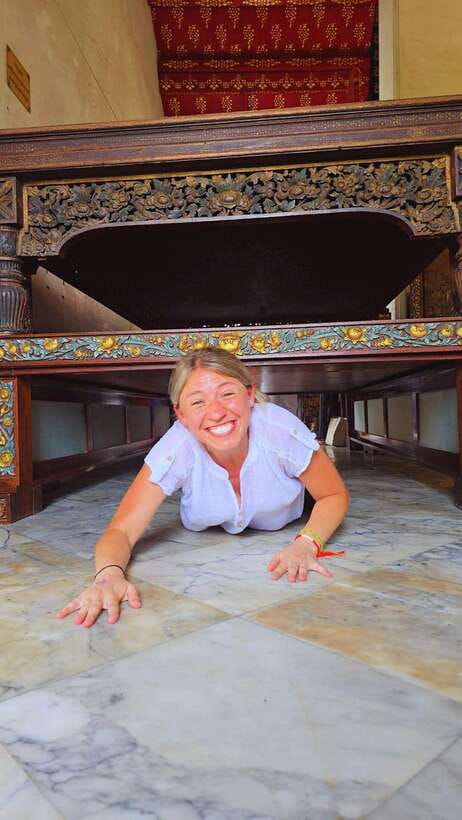 Bangkok: Grand Palace, Wat Pho, Wat Arun and Wat Sa Ket Tour - Lunch in central Bangkok