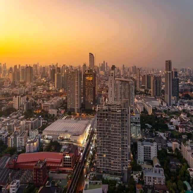 Bangkok: Gravity 87 Rooftop Lounge At Ramada Bangkok - Food and beverage value for two