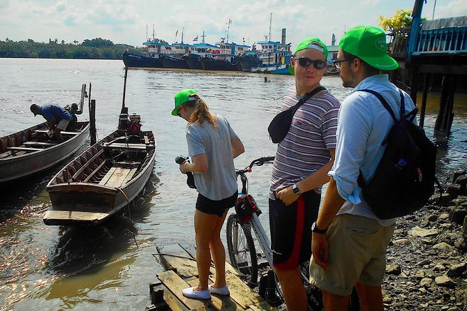 Bangkok Green Oasis 4-Hour Bike Tour with Boat Ride - Picking up a bicycle on the Phra Pradaeng peninsula