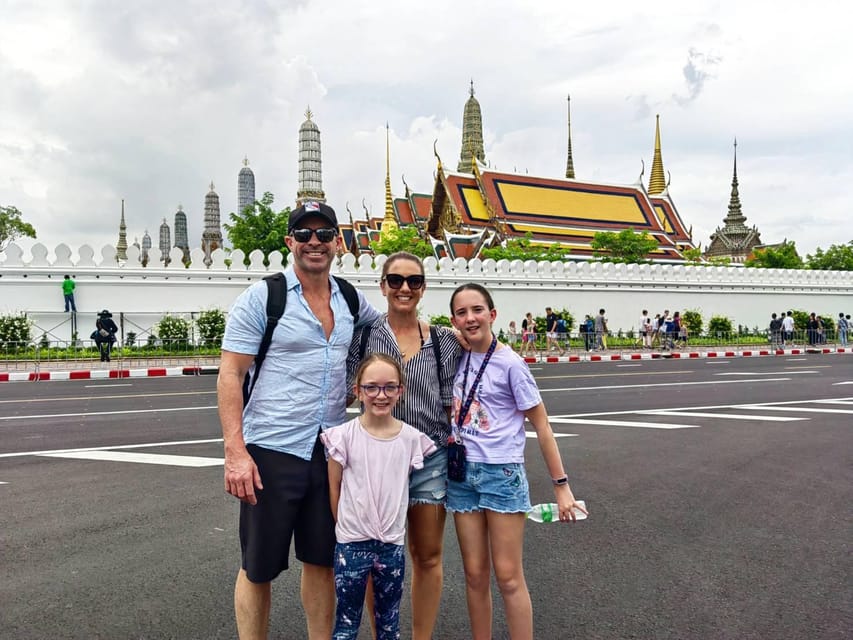 Bangkok: Guided Tour in a Typical Thai Tuk-Tuk - The Giant Swing and Wat Suthat in ten minutes