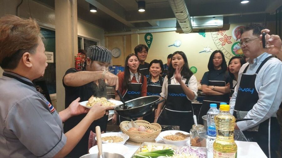 Bangkok: Half-Day Thai Cooking Class in Bangrak District - Starting in Bangrak’s Fresh Market