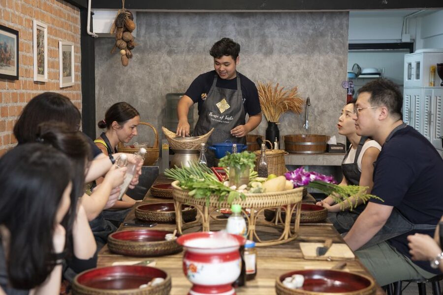 Bangkok: Hands-on Thai Cooking Class and Market Tour - Should you book House of Taste?