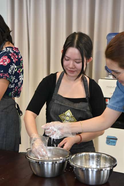 Bangkok: Hands-on Thai Cooking Class & Market Tour in Sathon - Reading the market before cooking
