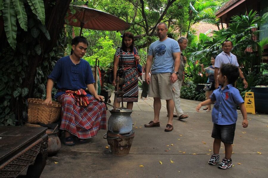 Bangkok: Jim Thompson House and Baan Krua Community Tour - What makes the Jim Thompson visit worthwhile