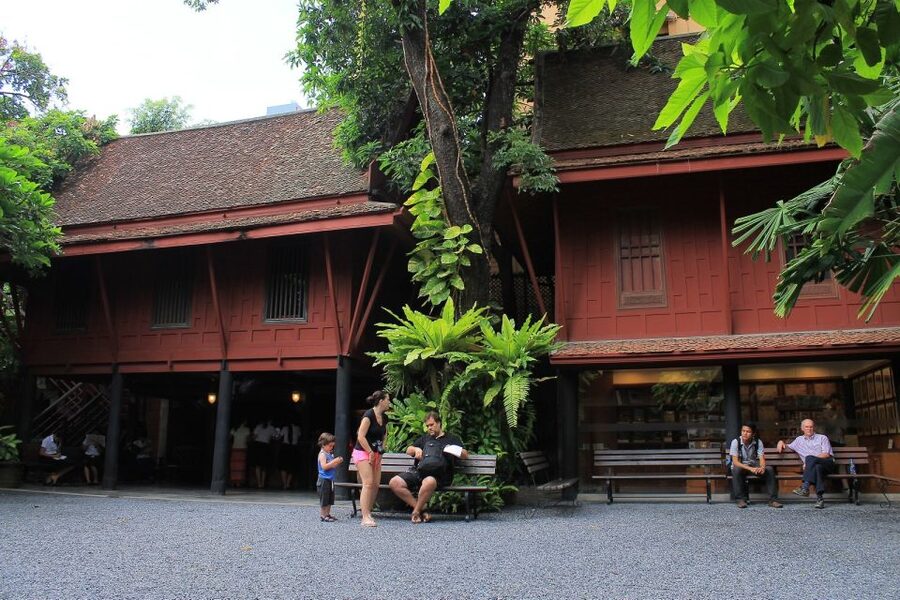 Bangkok: Jim Thompson House and Baan Krua Community Tour - How the guides affect the experience