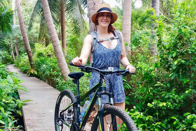 Bangkok Jungle Bike Tour - Hotel-pickup & Lunch - Lunch by the river, drinks, and local food