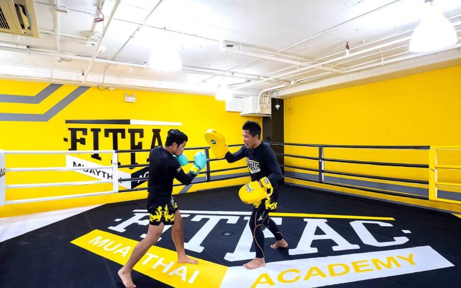 Bangkok: Learn 1-1 Muay Thai + Free Muaythai Shorts & Pickup - Arriving, changing, and getting ready