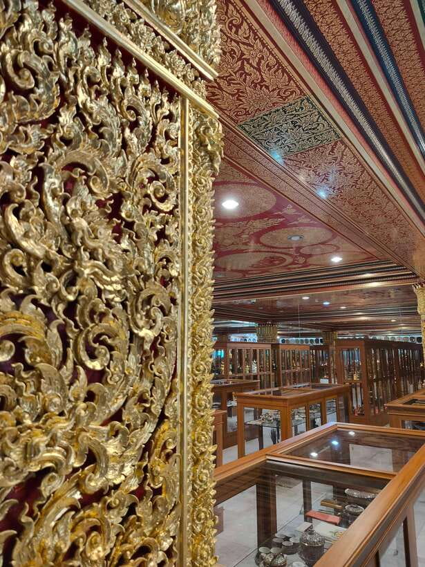 Bangkok: Longtail Boat Canal Tour to Wat Arun - Comfort, clothing, and practical limits