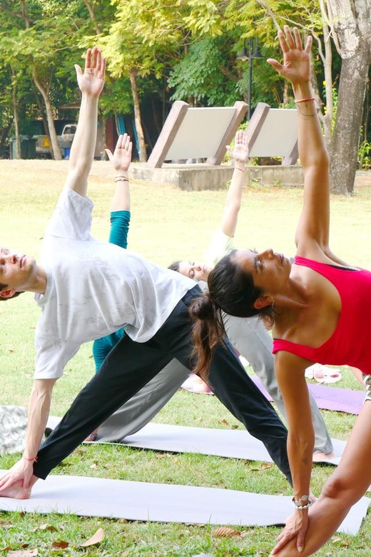 Bangkok: Lumpini Park Yoga Experience - What to wear and what to bring