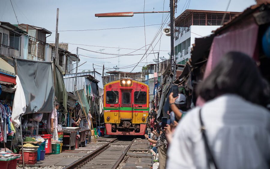 Bangkok: Maeklong Railway Market and Amphawa Floating Market - Amphawa shifts the day from rails to canals