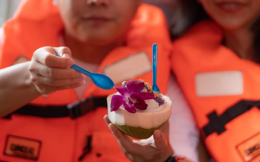 Bangkok: Maeklong Railway Market and Amphawa Floating Market - Meeting in Bangkok and choosing pickup