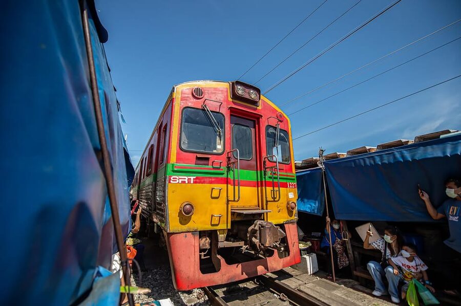 Bangkok: Maeklong Railway Market and Amphawa Floating Market - The extra stops make the long day more worthwhile