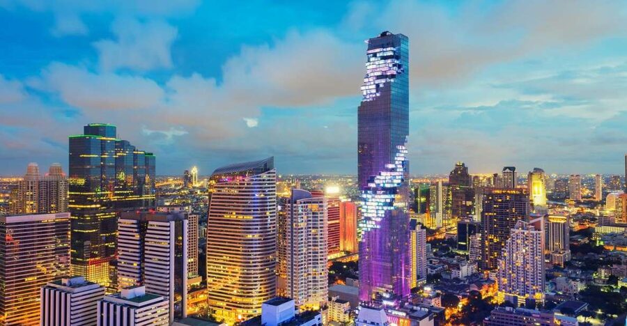 Bangkok: Mahanakhon SkyWalk Entry Ticket with Options - Weather, lockers, and practical comfort