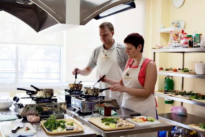 Bangkok: Maliwan Thai Cooking Class with Market Tour - What you can learn from the food