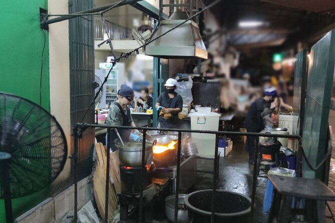 Bangkok: Michelin Guide Street Food Tour by Tuk Tuk - Jay Fai and the limits of the Michelin promise