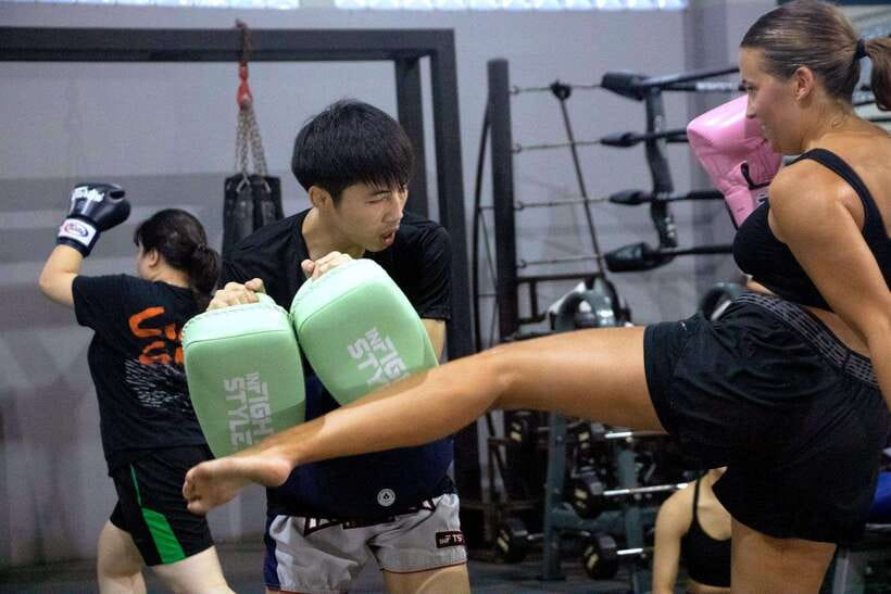Bangkok: Muay Thai Boxing Introduction Class for Beginners - The coach rotation gives you useful practice time