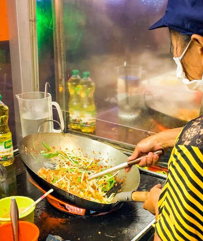 Bangkok: Must-Try Hidden Bike & Food Experience - One hour through a traditional village