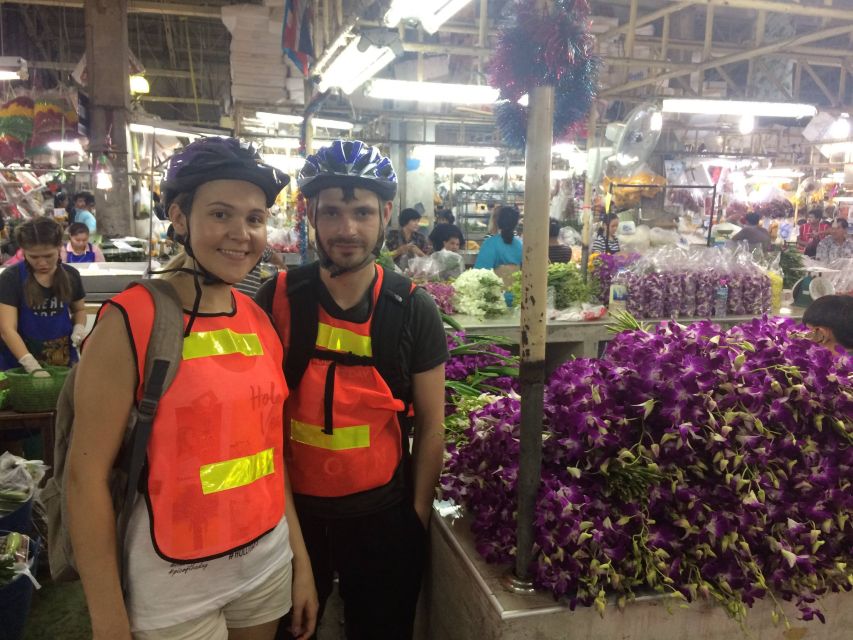 Bangkok: Night Bike Ride and Dinner at a Local Restaurant - Why Bangkok works so well after sunset