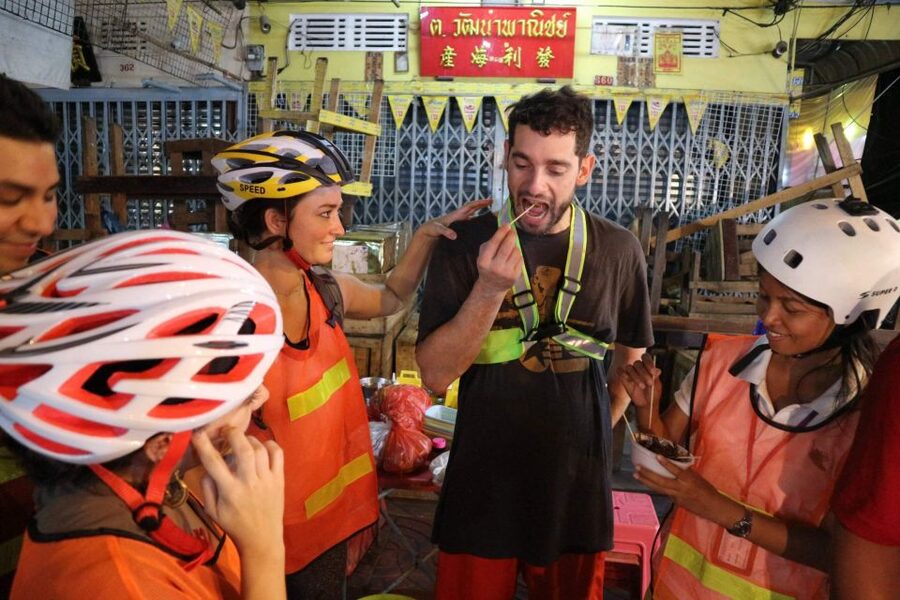 Bangkok: Night Bike Ride and Dinner at a Local Restaurant - Wat Pho, the Grand Palace, and the Giant Swing