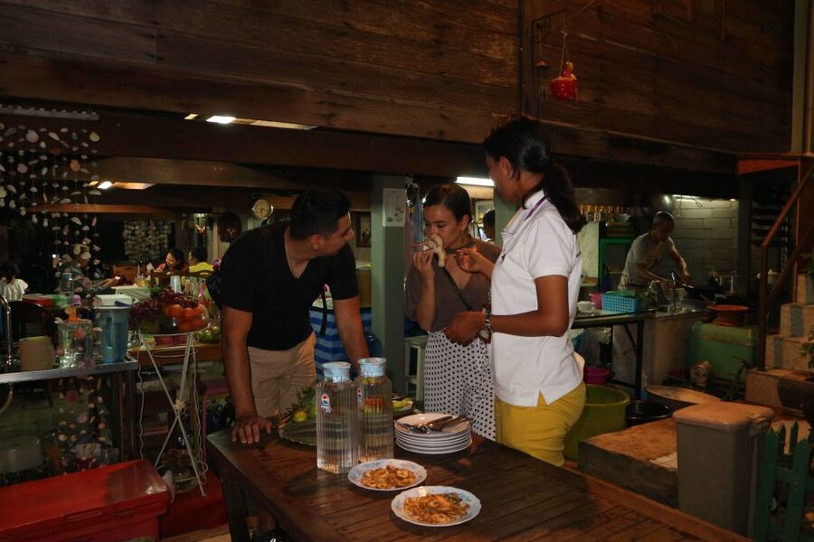 Bangkok: Night Bike Ride and Dinner at a Local Restaurant - How safe and demanding is the cycling?
