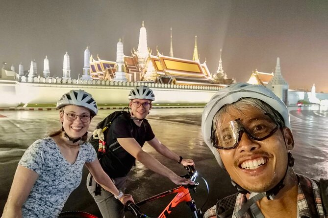Bangkok Night Bike Tour -Hotel-pickup & Dinner - Why a bicycle is a smart way to see Bangkok at night