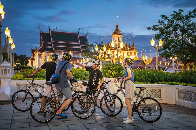 Bangkok: Night Bike Tour with Temples & Flower Market Visit - Pak Khlong Talat after the daytime crowds