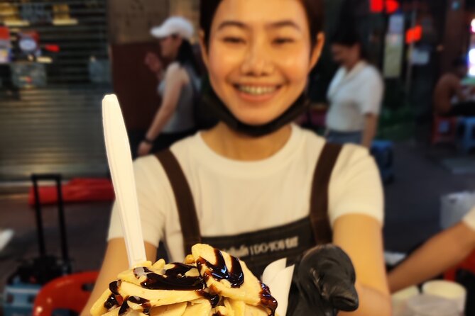 Bangkok Night Eats by Tuk Tuk - Hotel-pickup & Dinner - The tuk tuk ride and the small-group advantage