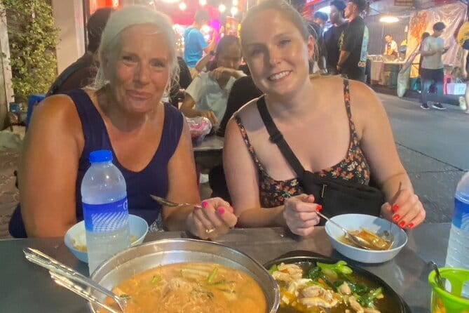 Bangkok Night Food Tour By Tuk Tuk - Wat Prayurawongsawat at night