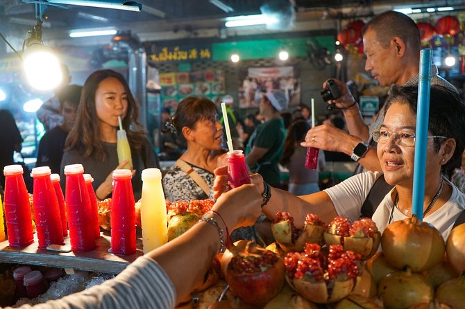 Bangkok Night Michelin Foodie Tour in Chinatown with 15+ tastings - Michelin-awarded dumplings to begin the feast