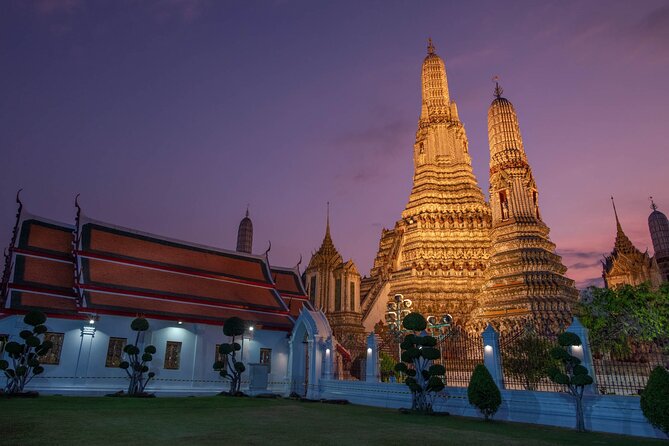 Bangkok Night Tour: Wat Arun, Wat Pho, Chinatown & Tuk Tuk Ride - Crossing the Chao Phraya to Wat Arun