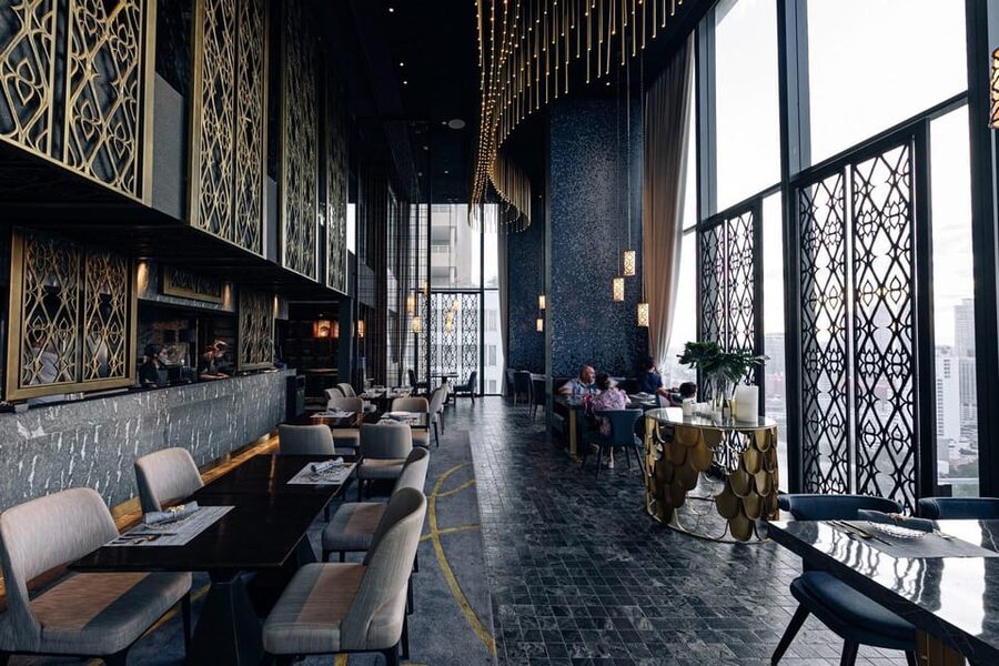 Bangkok: Nimitr Rooftop by 137 Pillars - Dress neatly and avoid a booking problem