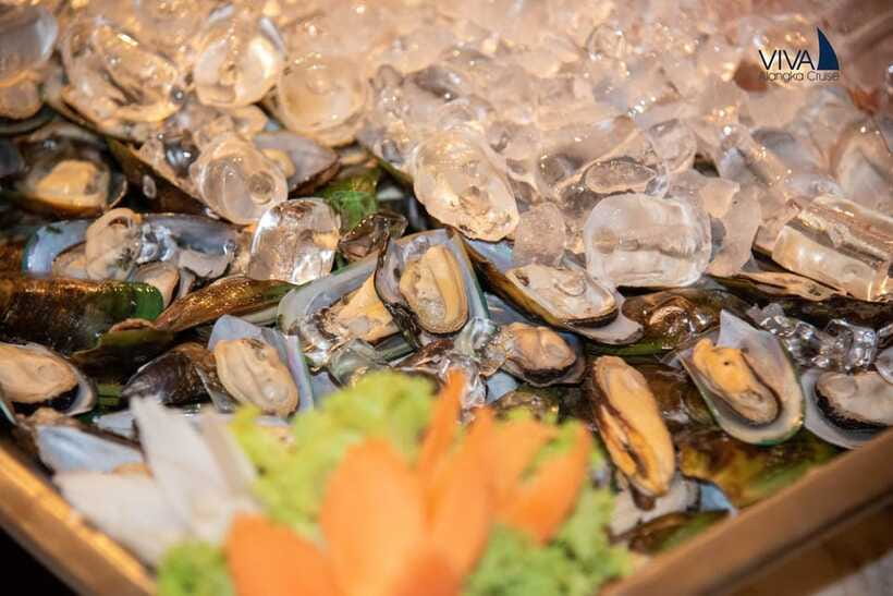 Bangkok: Noah 6 Stars Luxury Chaophraya River Dinner Cruise - Accessibility and who will enjoy this cruise