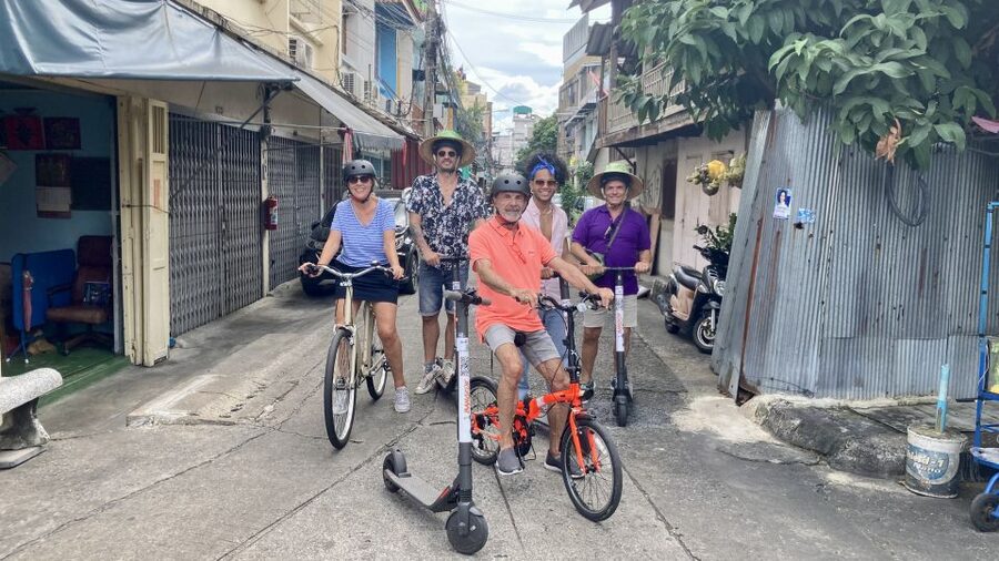 Bangkok : Old City Guided E-Scooter &/or Bike Tour - Wat Chana Songkhram and Khao San Road