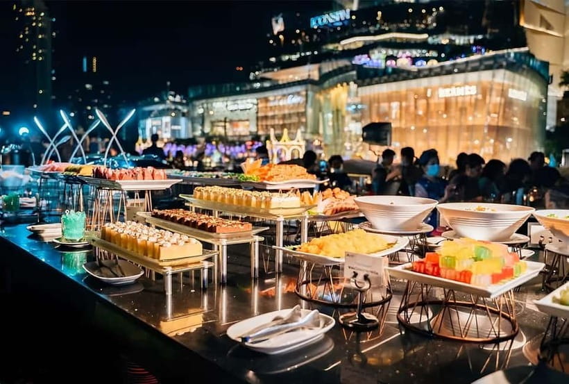 Bangkok: Opulence Luxury River Dinner Cruise with Live Band - Buffet dinner with Thai and Western choices