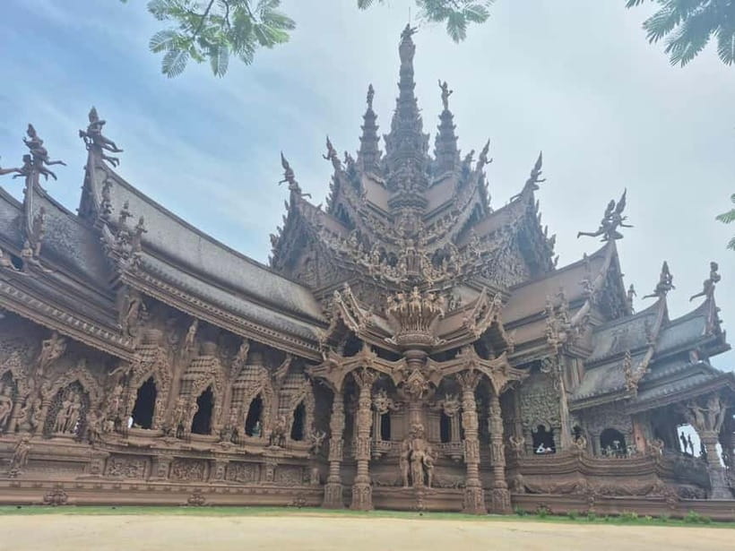 Bangkok: Pattaya Truth Sanctuary Guided Tour & Coral Island - A quick stop at Khao Phra Tamnak
