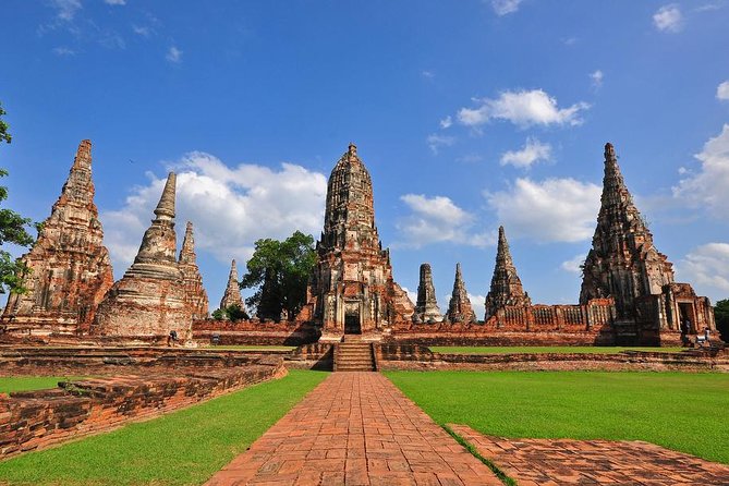 Bangkok: Private Ayutthaya and Bang Pa-In Summer Palace Tour - Wat Yai Chai Mongkhon’s rows of Buddha images