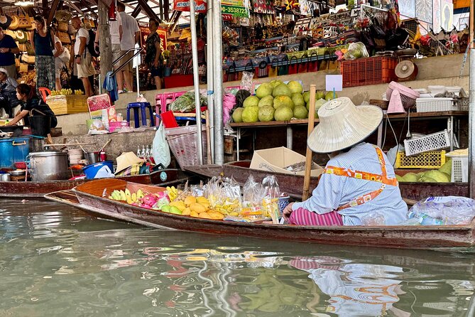Bangkok: Private Floating Market and Train Market - The return to Bangkok and the real time commitment