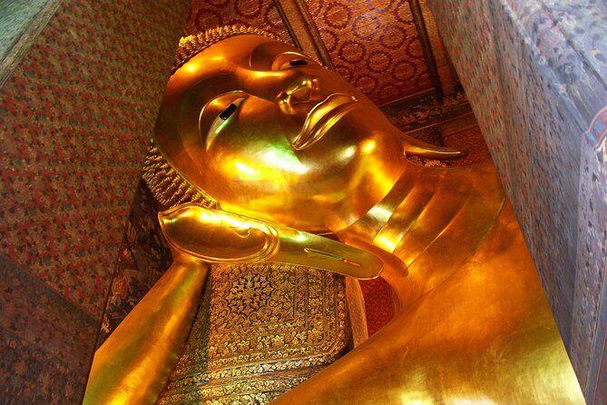 Bangkok Private Guide In and Around - Chatuchak Weekend Market for shopping and street food