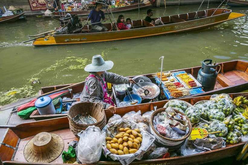 Bangkok: Railway and Floating Market Tour with Dragon Temple - Maeklong Railway Market and the famous passing train