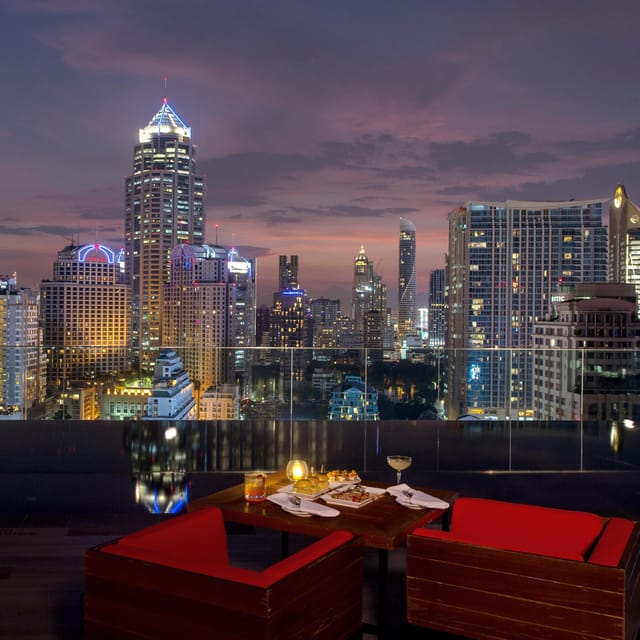 Bangkok: RedSquare Rooftop Bar at Novotel Sukhumvit 4 - Who should book RedSquare?