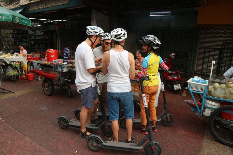 Bangkok: Riverside E-Scooter Adventure with StreetFood Snack - Kudeejeen, Santa Cruz, and Portuguese-influenced food