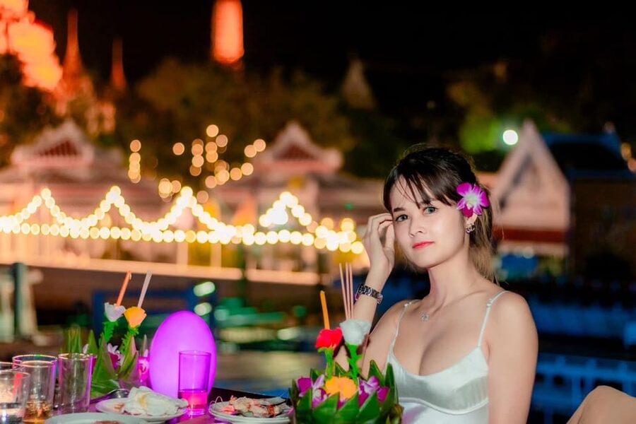 Bangkok: Royal Princess Cruise with Optional Hotel Transfer - Live music and the sound level