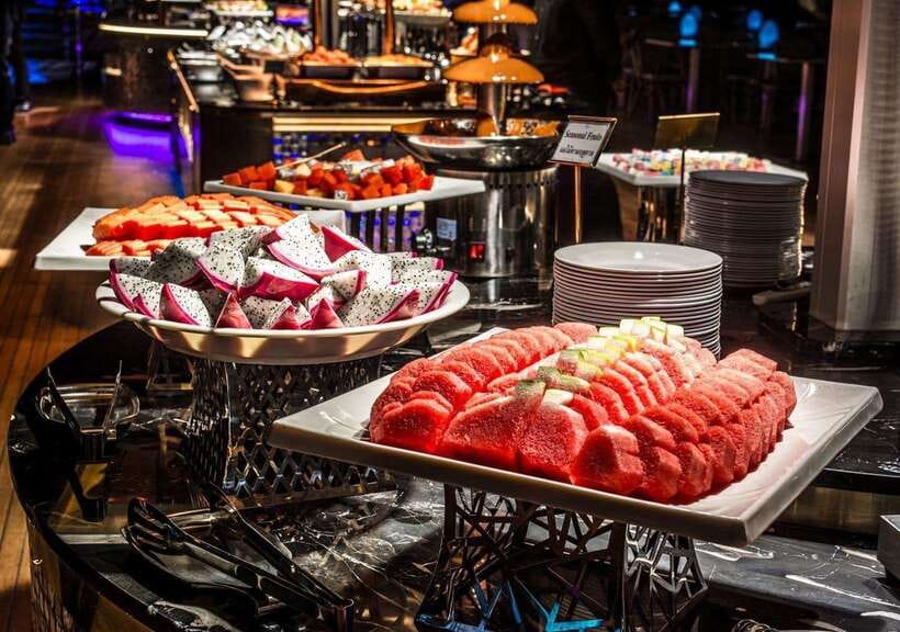 Bangkok: Royal Princess River Dinner Cruise with Live Music - From Pier 1 to ICONSIAM
