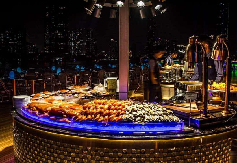 Bangkok: Royal Princess River Dinner Cruise with Live Music - Crowds, queues, and service