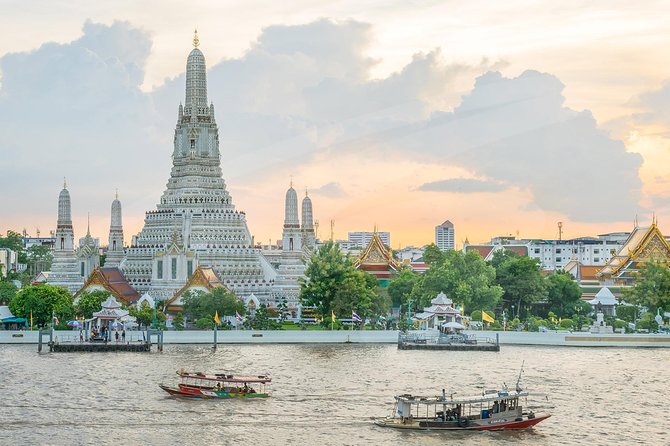 Bangkok Royal Road - Top 3 Major Monuments (Grand Palace, Wat Pho, Wat arun) - Wat Arun and its porcelain-covered prang