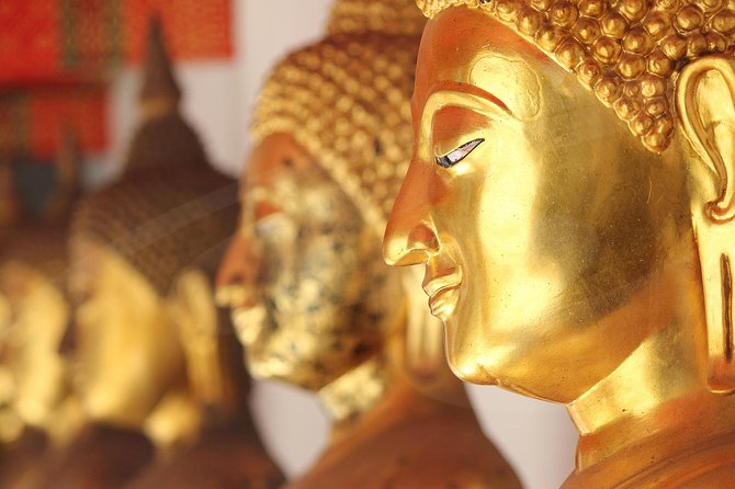 Bangkok Royal Road - Top 3 Major Monuments (Grand Palace, Wat Pho, Wat arun) - How good are the guides?