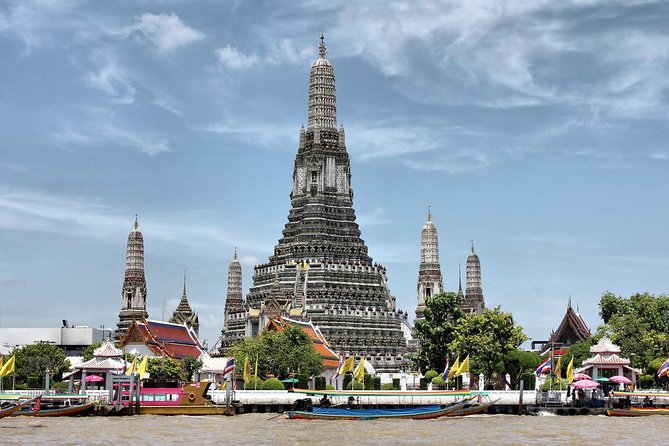 Bangkok’s Three Iconic Temples: Wat Traimit, Wat Pho & Wat Arun - Why these three temples make a smart Bangkok introduction