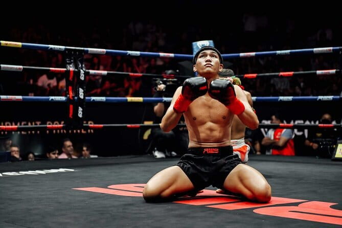 Bangkok's Top Muay Thai Ticket at Rajadamnern Stadium - Arriving for the evening and using the mobile ticket